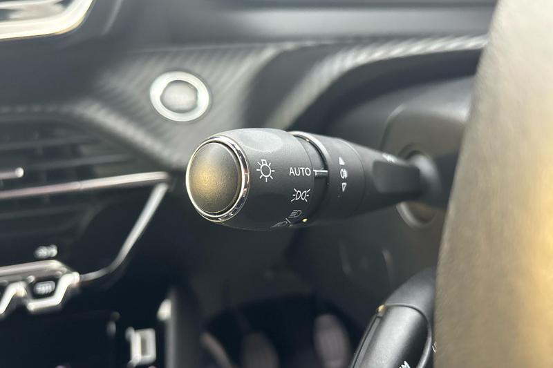 Used Peugeot 2008 BG24LUJ 30