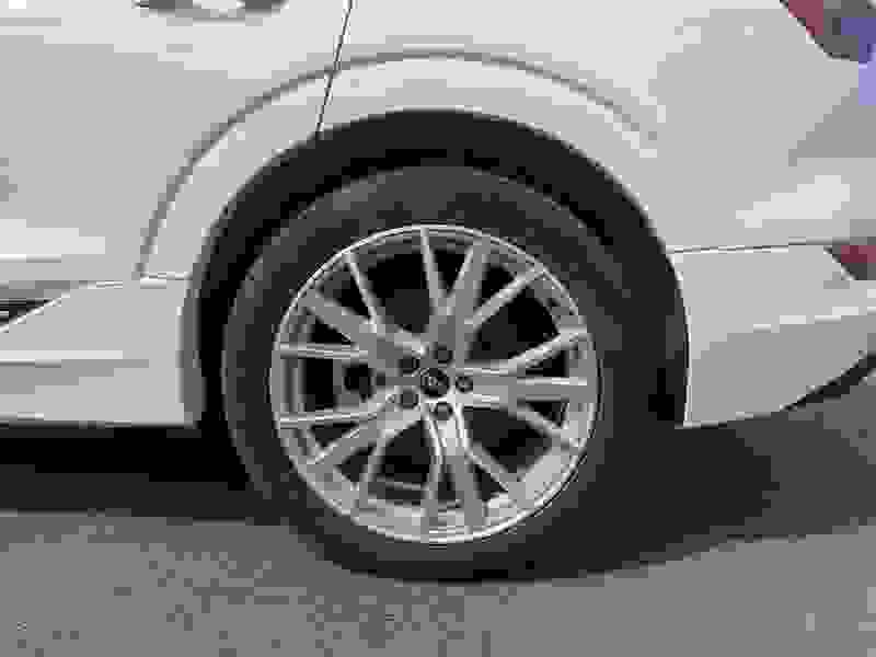 Audi e-tron Photo at-f72941d5b0b145a094e1e8373758ed68.jpg