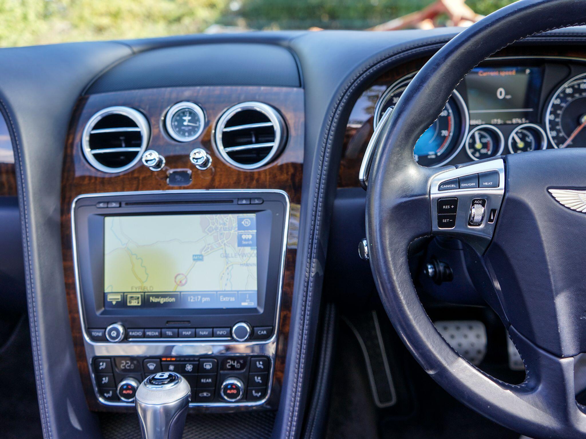 Bentley Continental 4.0 V8 GTC Convertible 2dr Petrol Auto 4WD Euro 6 (507 ps) — photo 8