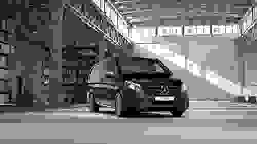 Mercedes-Benz Vito Photo at-f75ef6d8334f49f1b26c3357df037aeb.jpg