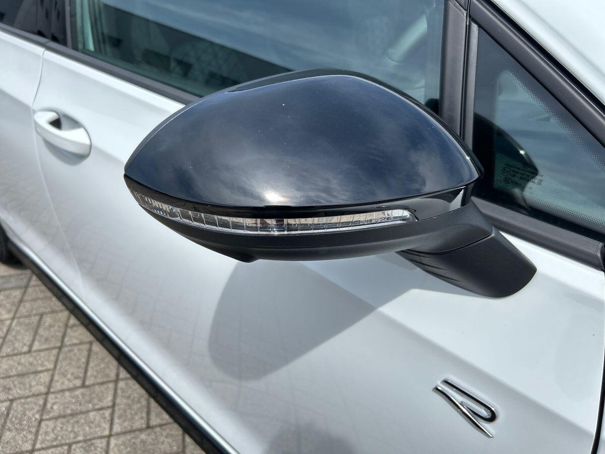 Volkswagen Golf Photo at-f761bc4034d9433a94d3818b42a6737e.jpg