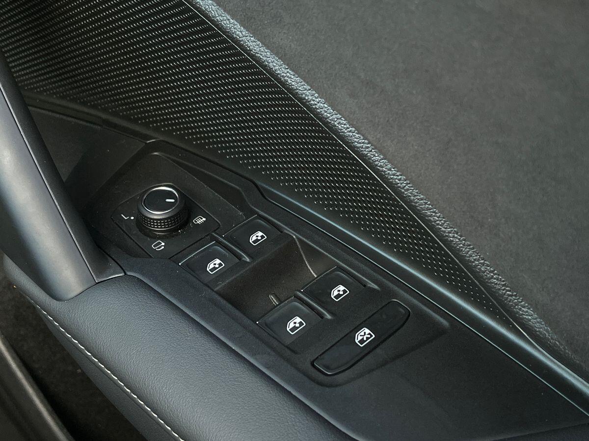 Volkswagen Tiguan Photo at-f766d50ef894478f99b916a0d1b0df1e.jpg