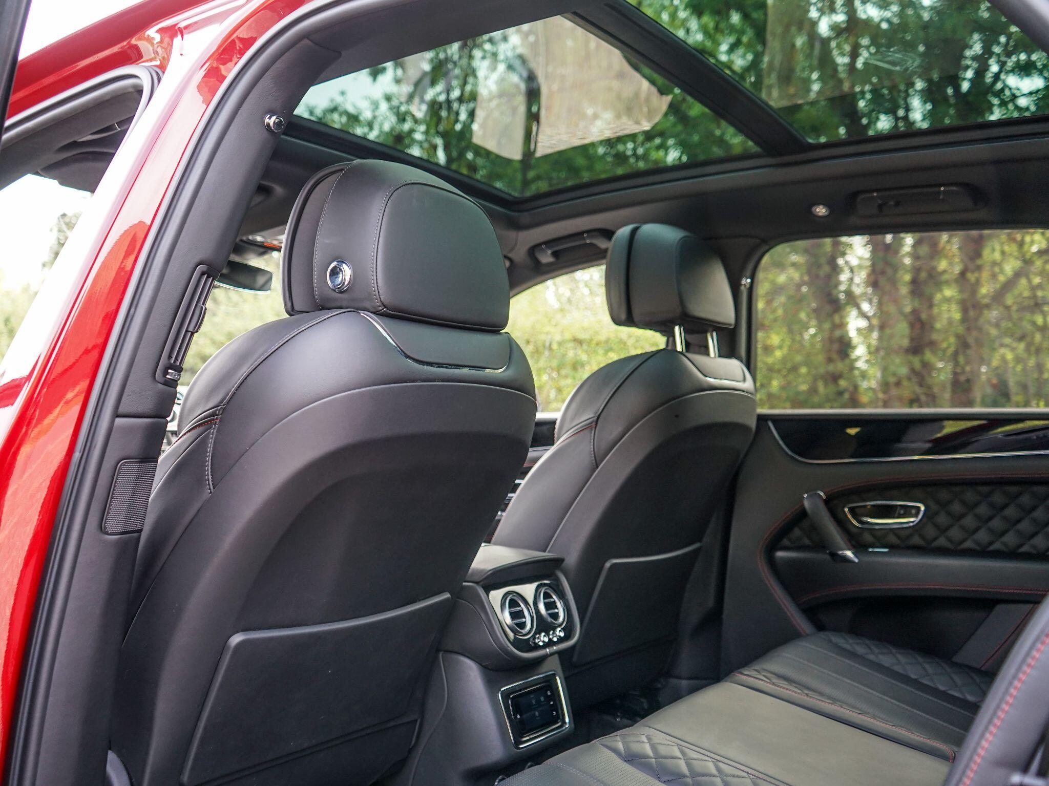 Bentley Bentayga 4.0 V8 Auto 4WD Euro 6 (s/s) 5dr — photo 16