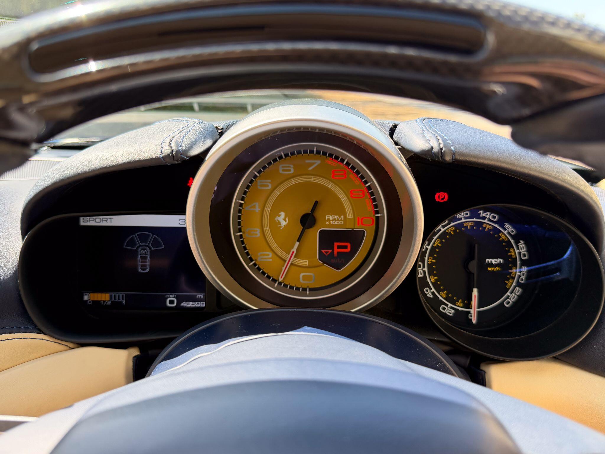 Ferrari California 3.8 V8 T Convertible 2dr Petrol F1 DCT Euro 6 (s/s) (560 ps) — photo 28