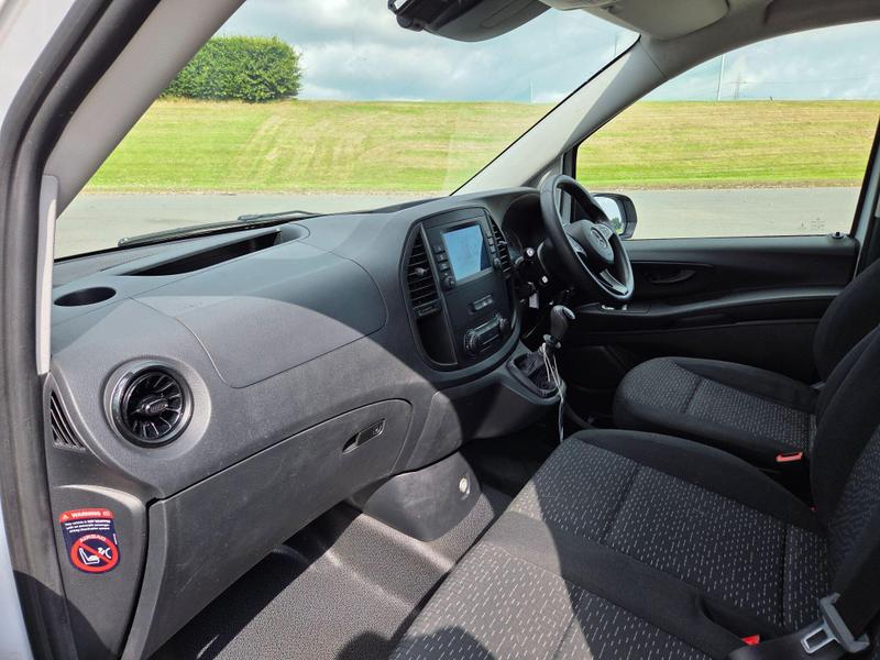 Mercedes-Benz Vito Photo at-f7ab68568d4b413a9ee9023ab60d8dd5.jpg