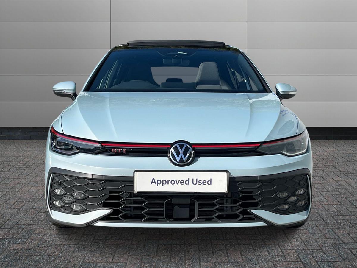 Volkswagen Golf Photo at-f7b2cb9f9b724d4c86f985064fded4a3.jpg