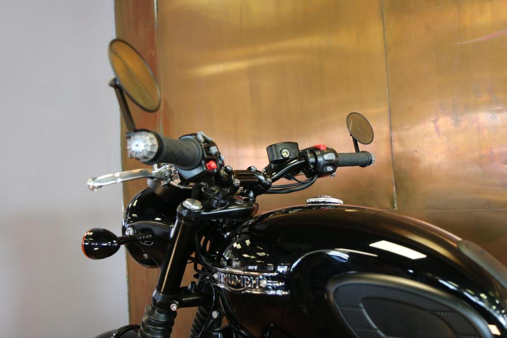 Triumph Bonneville T120 Photo at-f7cd62cacf0a4c059498727c33c99b5b.jpg