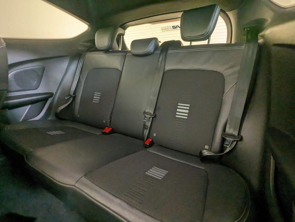 Armrest ELEGANT adjustable in length for Ford Puma