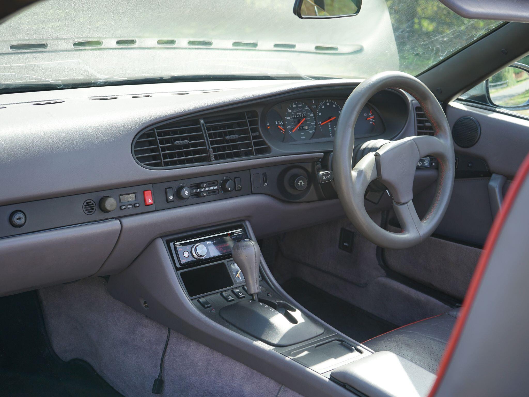 Porsche 968 3.0 2dr — photo 5