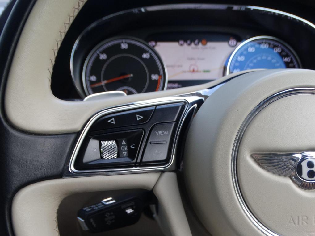 Used Bentley Bentayga Y123CTS 32