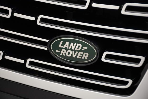 Land Rover Range Rover Photo at-f7ed782d1d3445a990635120c7ccbd37.jpg