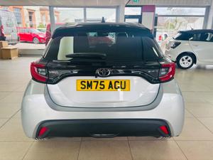 Toyota Yaris Photo 7