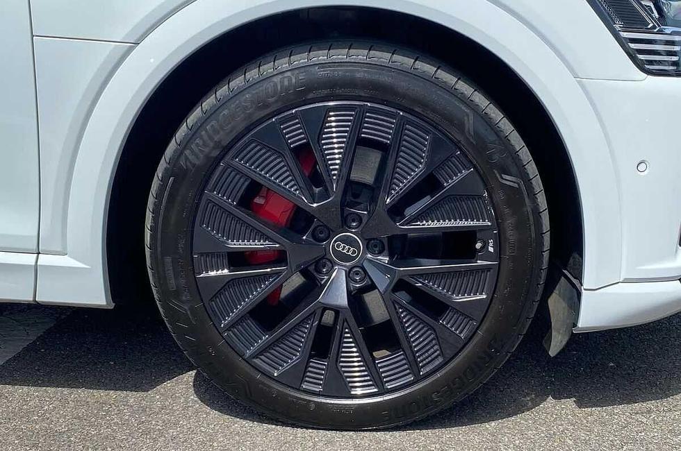 Audi Q8 Photo at-f7ffd1a882b64a9da070fae4af47fb58.jpg