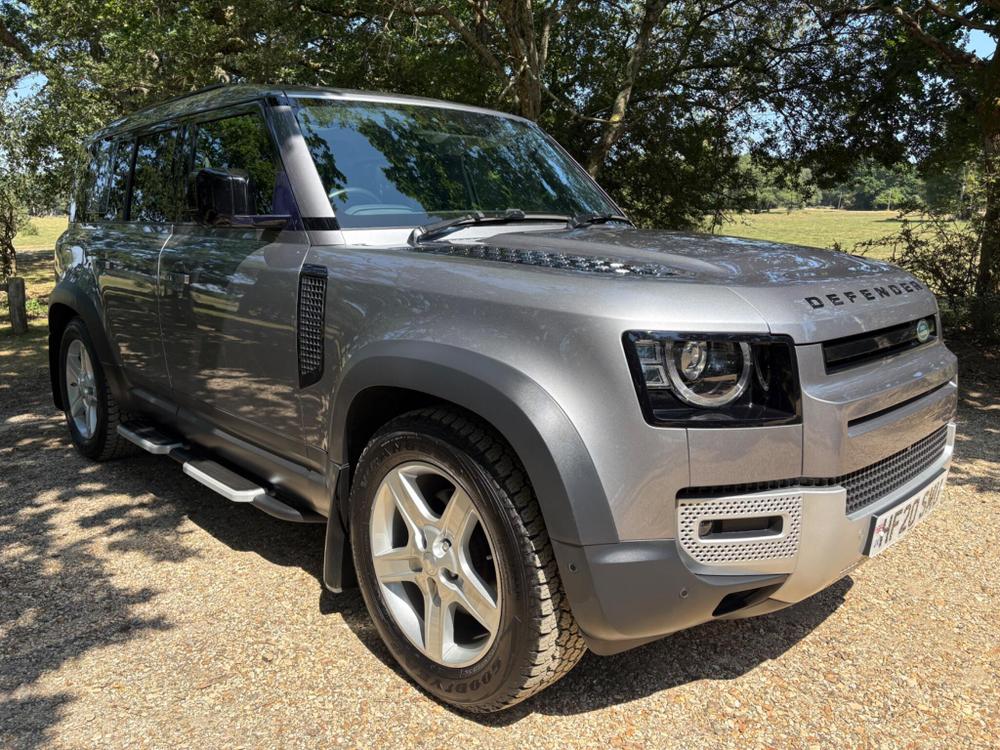 Land Rover Defender 110 Photo at-f80fd7c567b14d51a152ca8dd2cc9b60.jpg