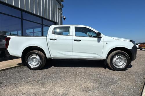 Isuzu D-MAX Photo at-f81aa8f7d83646f39d12485fa50c39fc.jpg