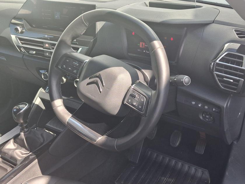 Citroen C4 Photo at-f83fd925a5a642a7aed8447411b9fc78.jpg