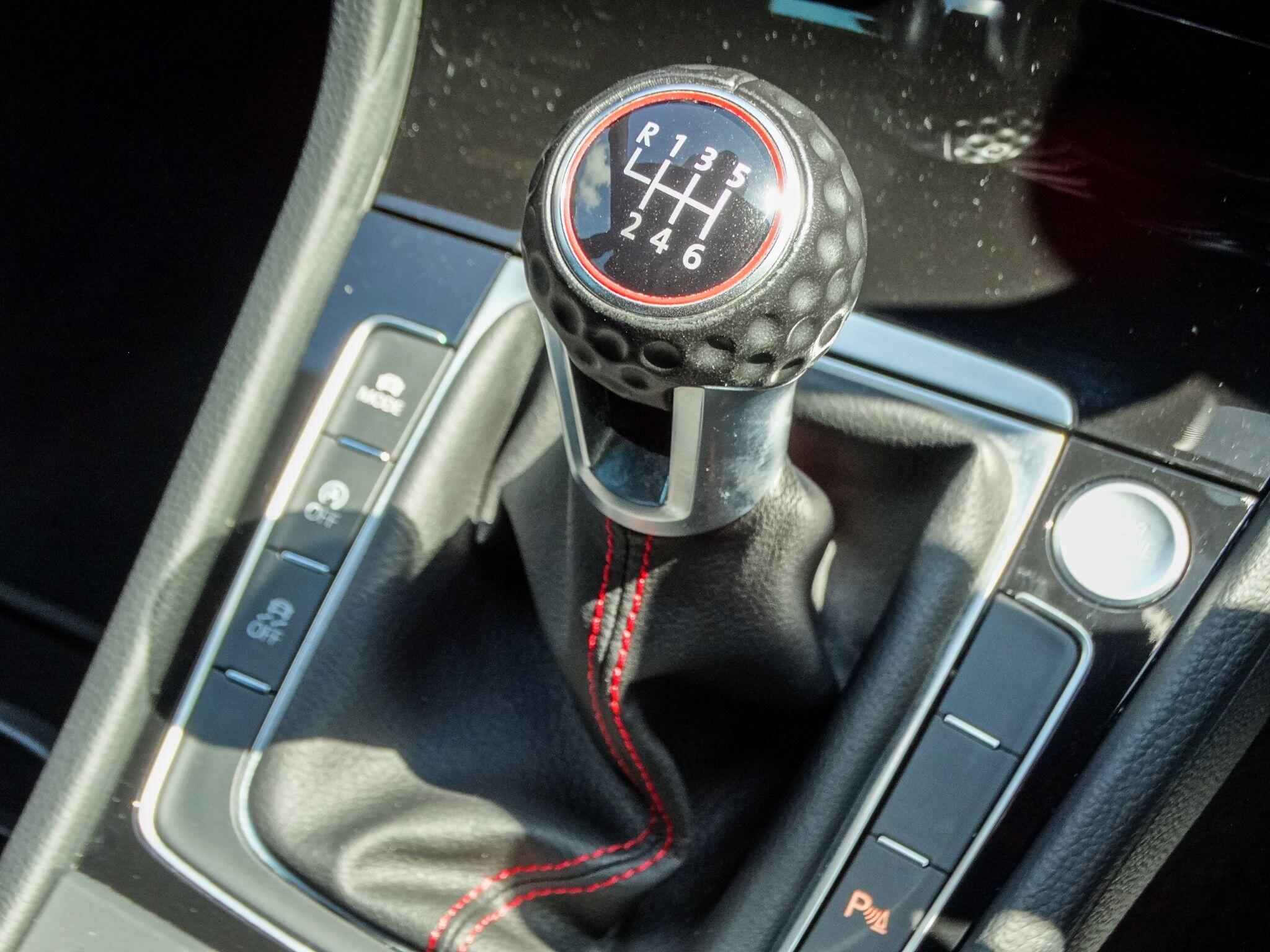 Volkswagen Golf 2.0 TSI GTI Performance Euro 6 (s/s) 5dr — photo 30
