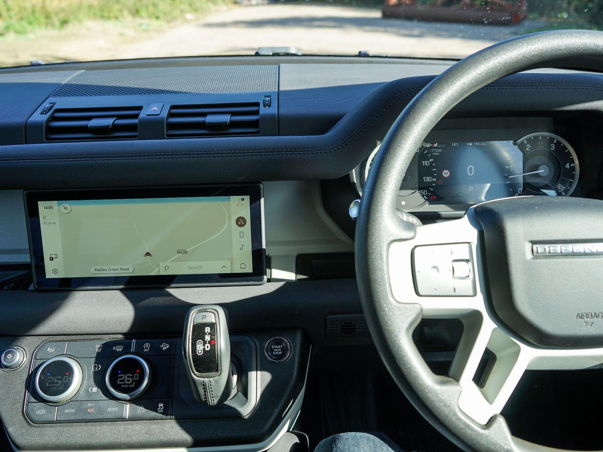 Land Rover Defender 90 3.0 D250 MHEV Hard Top SUV Auto 4WD SWB Euro 6 (s/s) 3dr — photo 8