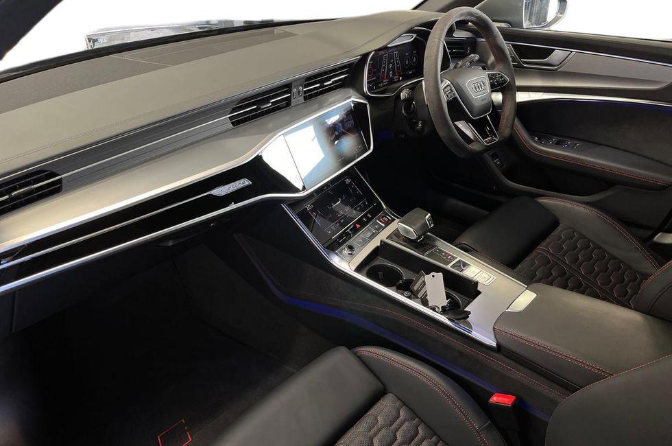Audi RS6 Photo at-f8e0d91a636d4c6eb17497617e74843e.jpg