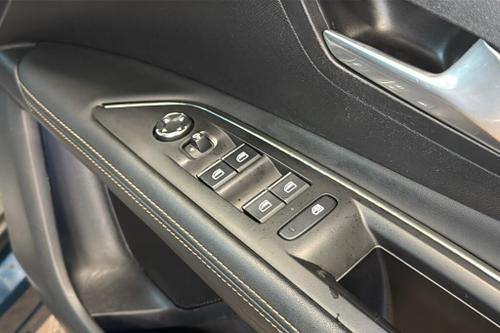 Peugeot 3008 Photo at-f8fd508548df4d12ad9b8b1d75ddd64f.jpg