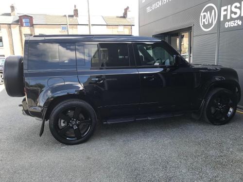 Land Rover Defender 110 Photo at-f91f703e35374ad899bc0be3e1425b88.jpg