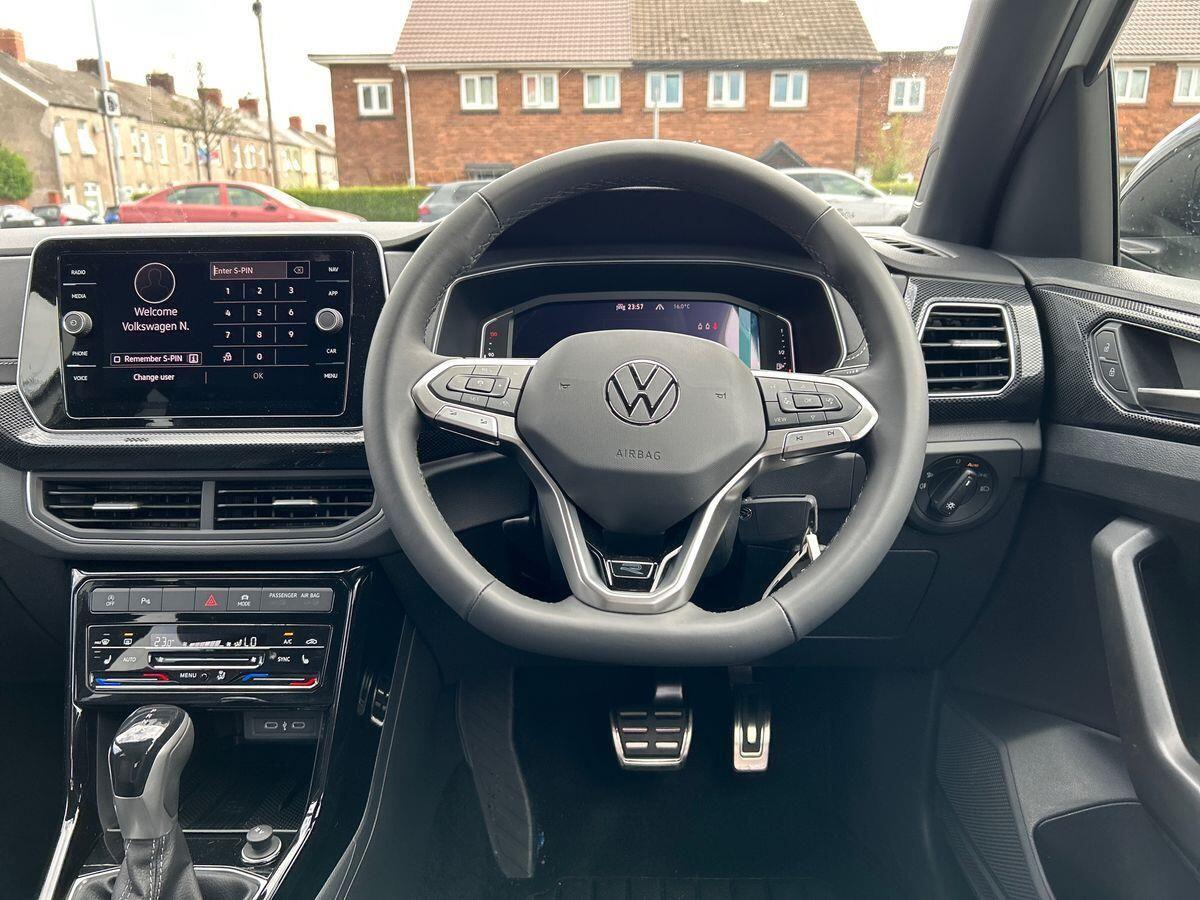 Volkswagen T-cross Photo at-f92e125d3d33461ab58f38aa3e84d980.jpg