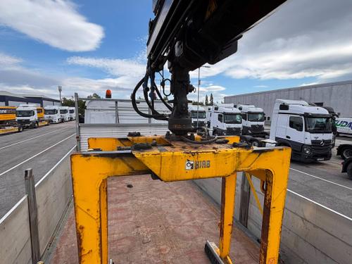 Mercedes-Benz Arocs Photo at-f955e6aad8754f5291a4fdf210c7b64a.jpg
