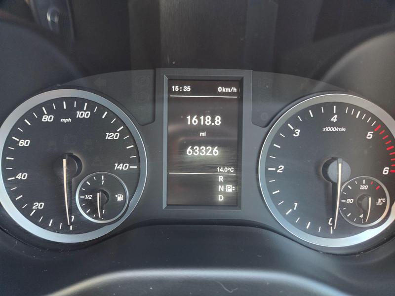 Mercedes-Benz Vito Photo at-f958f62eca13474a961896d737d3cef0.jpg