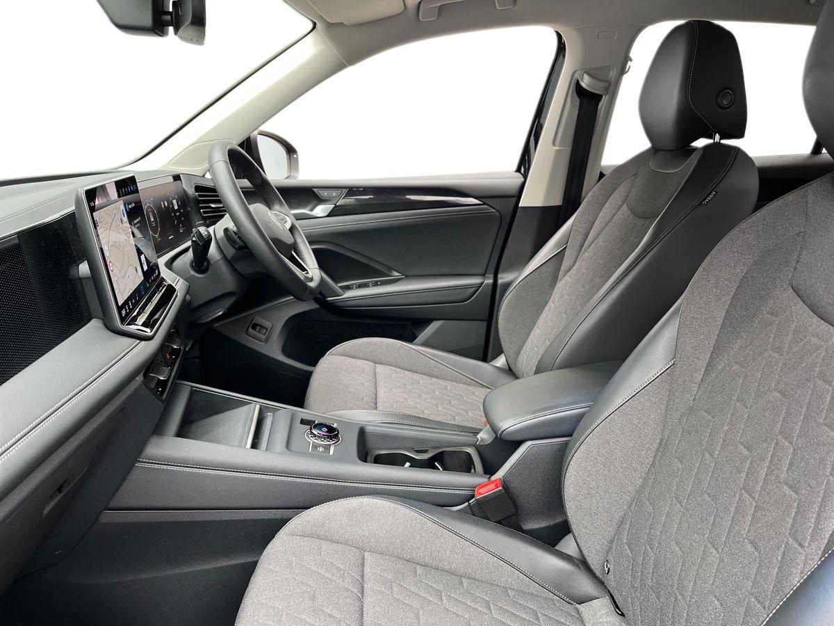 Volkswagen Tiguan Photo at-f970a3dc03fd4535a5d6d9eeb4763238.jpg