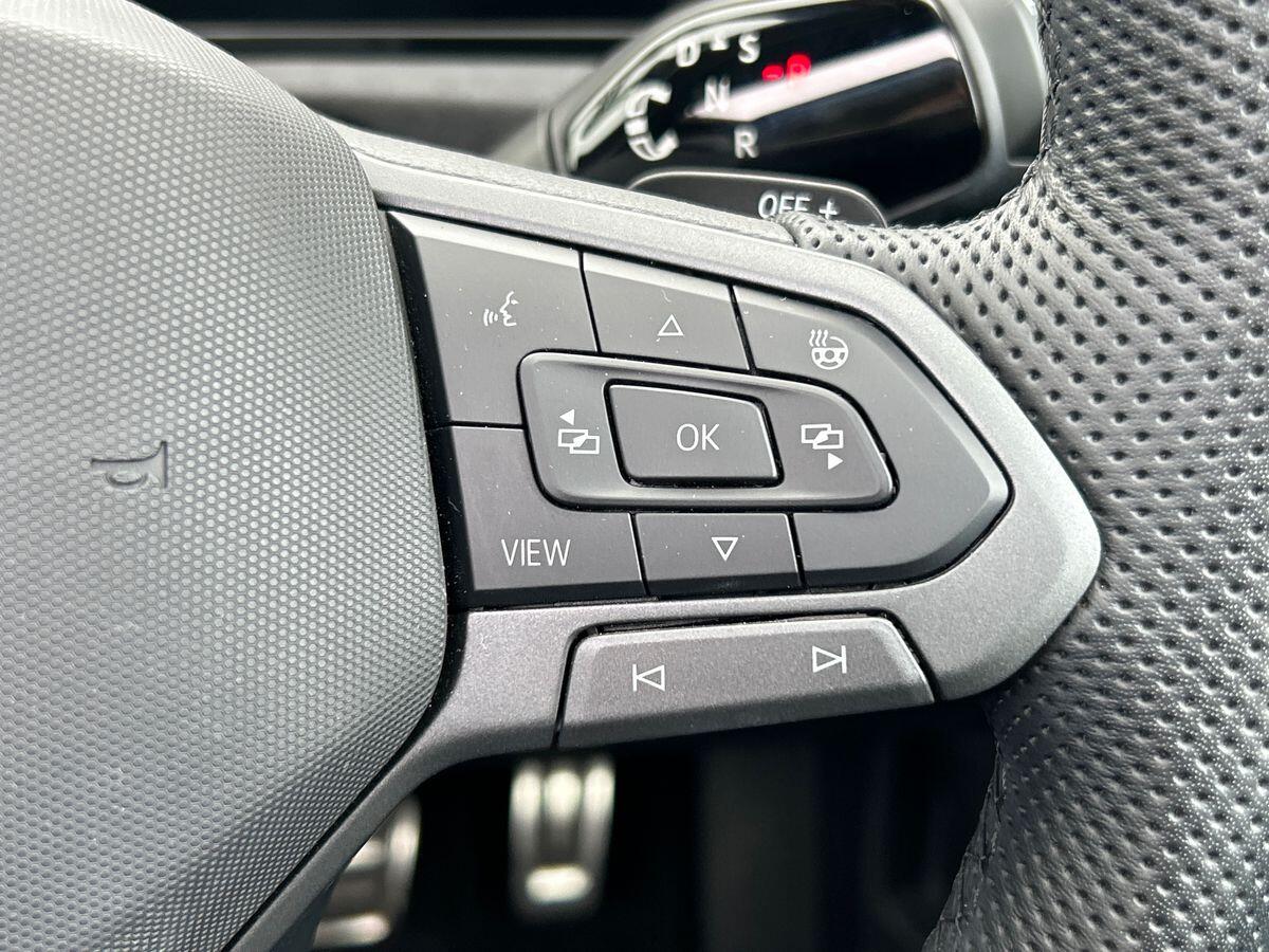 Volkswagen Tiguan Photo at-f97e4d4657234f9e8e359825e4ea65de.jpg