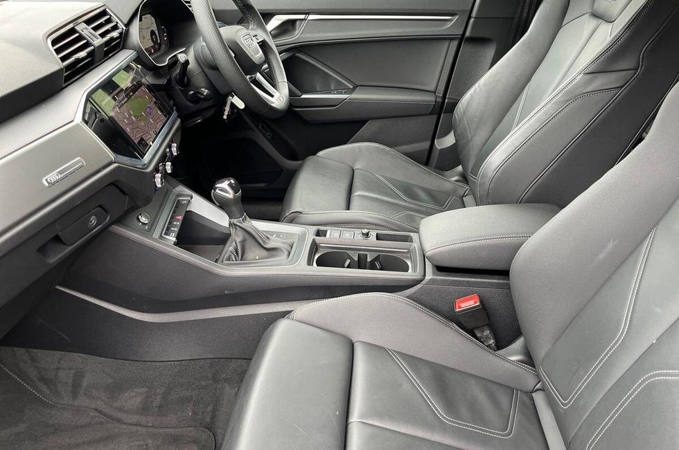 Audi Q3 Photo at-f9a1a247e2894e3187dda0d24607a7ac.jpg