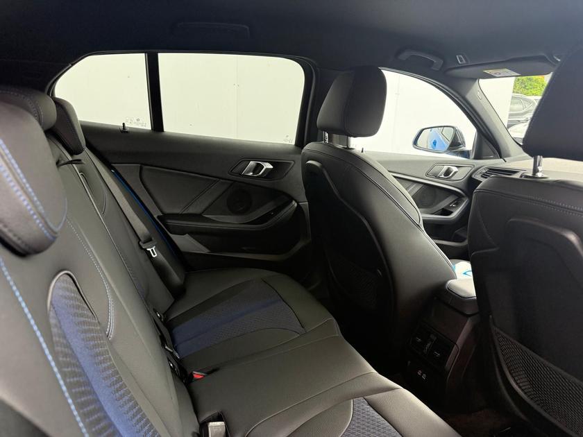 BMW 1 Series Photo at-f9fe83a448504b20a2c6ad8f51c483e3.jpg