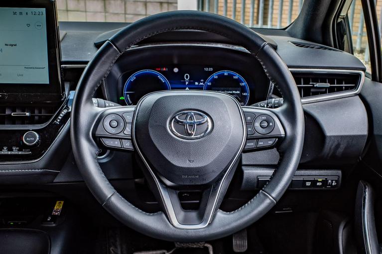 Used Toyota Corolla VU73WKJ 26