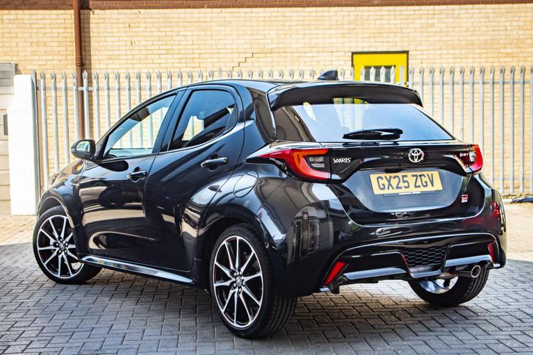 Used Toyota Yaris GX25ZGV 9