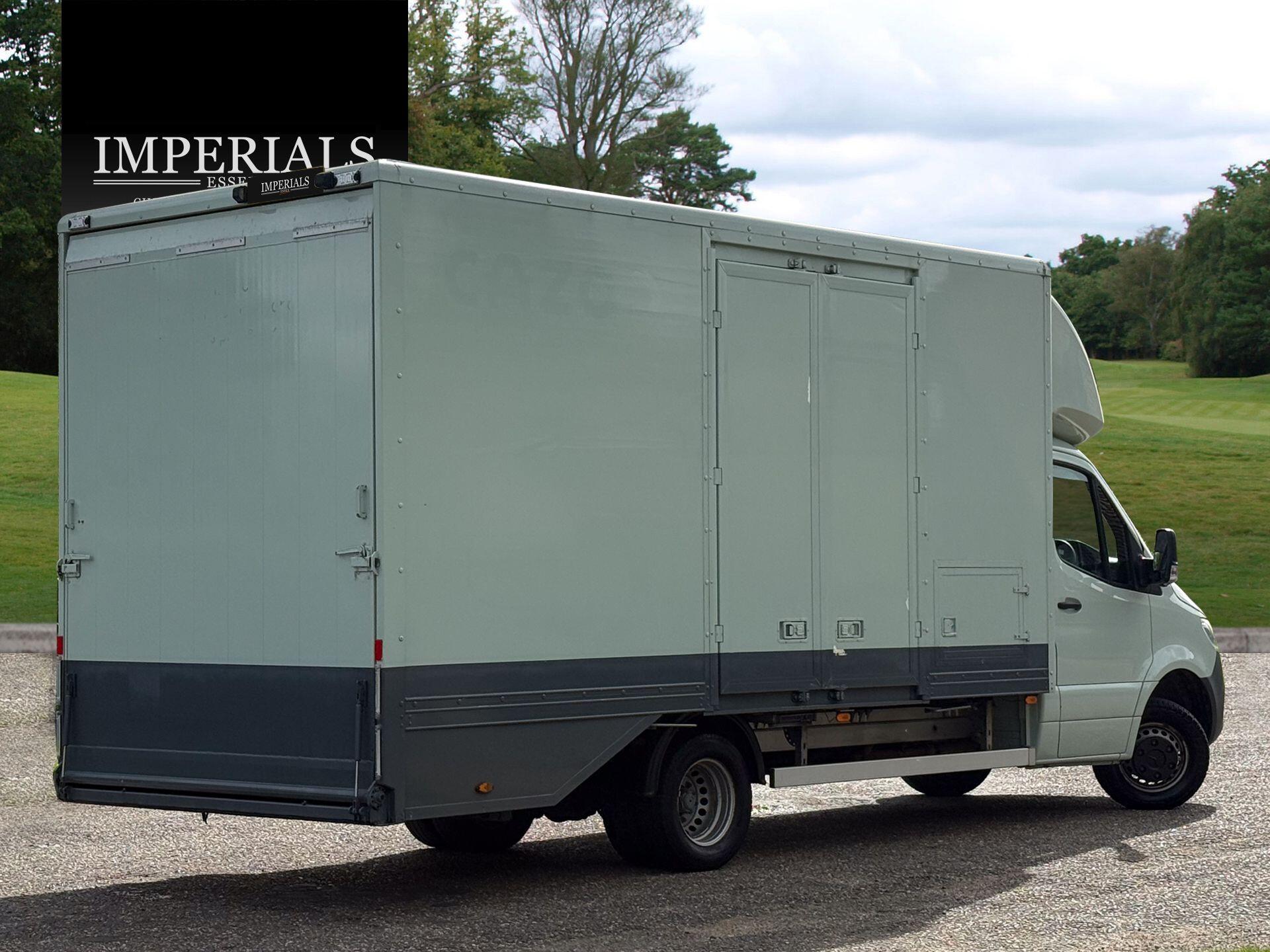 Mercedes-Benz Sprinter 2.1 516 CDI Chassis Cab 2dr Diesel G-Tronic+ RWD L2 Euro 6 (163 ps) — photo 3