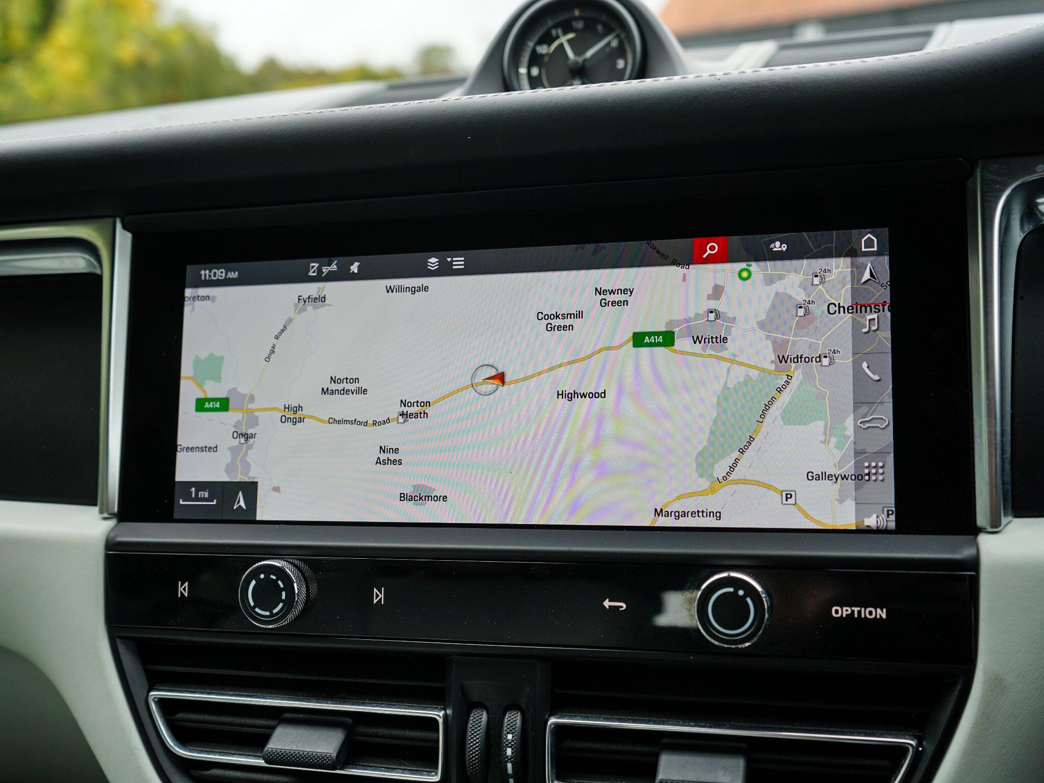 Porsche Macan 2.0T PDK 4WD Euro 6 (s/s) 5dr — photo 26