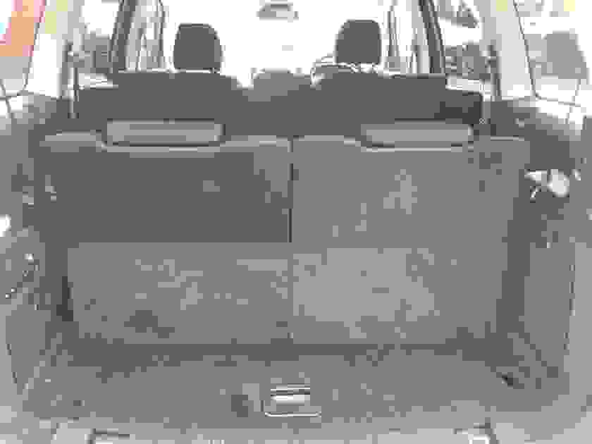 Ford Galaxy Photo at-fab0760db24e44dda24e53d017877dc4.jpg