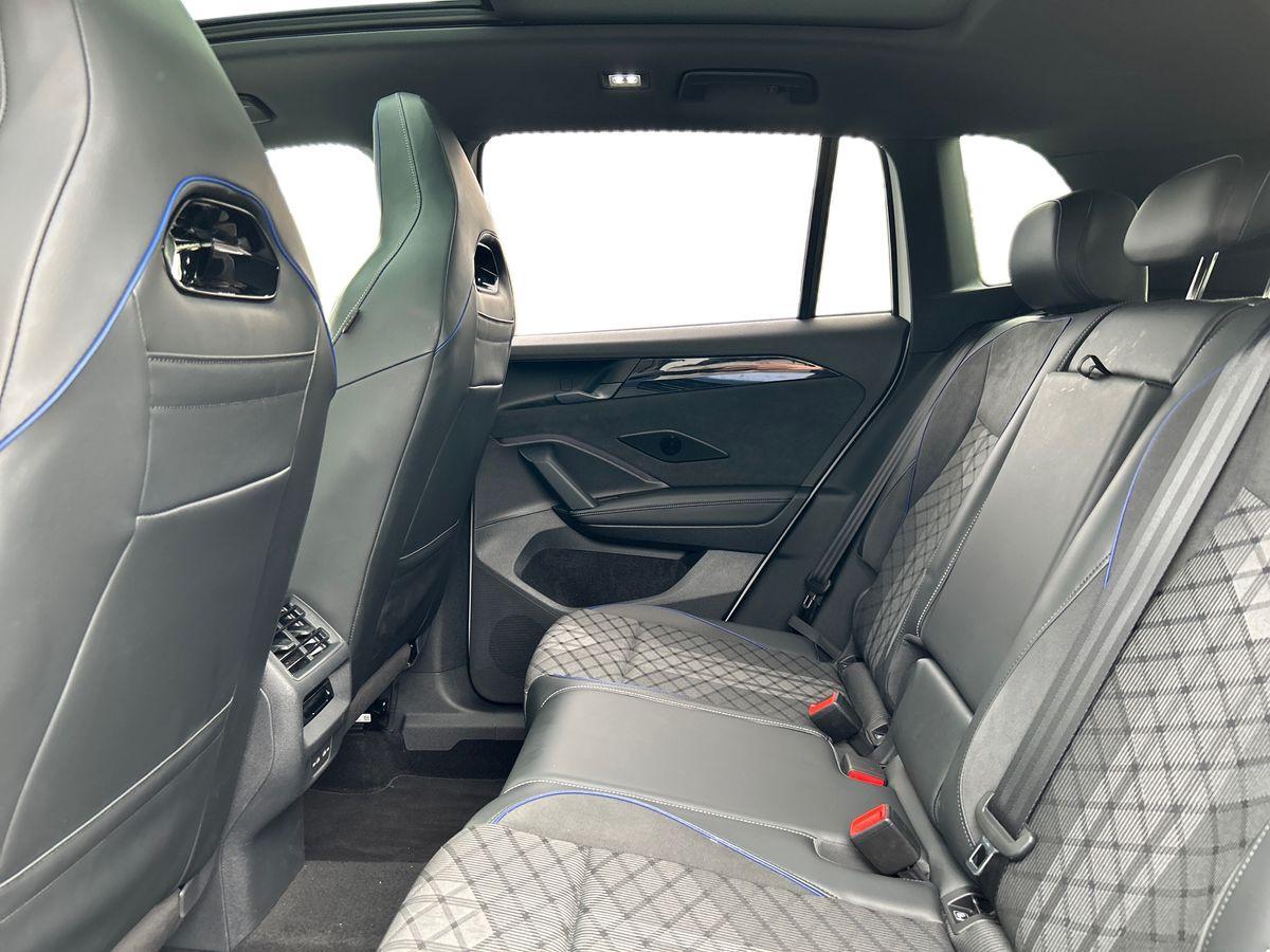 Volkswagen Tiguan Photo at-fae37088134545b48e529011b9d73e6b.jpg