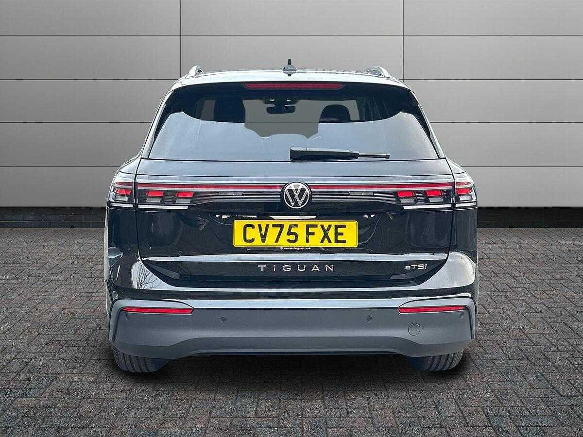Volkswagen Tiguan Photo at-fb0d4888961c45488e548034393fca5d.jpg