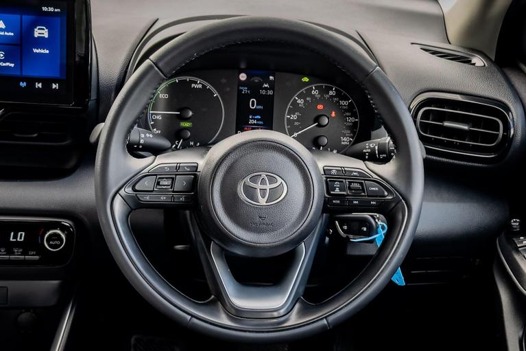 Used Toyota Yaris VN75RLV 13