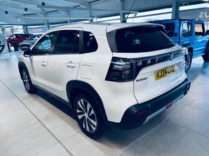 Suzuki S-Cross Photo 4