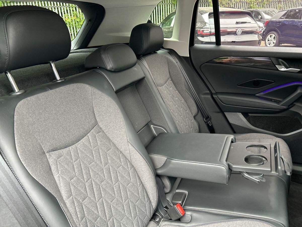Volkswagen Tiguan Photo at-fb6826ba671f40529683bc4977b7d588.jpg