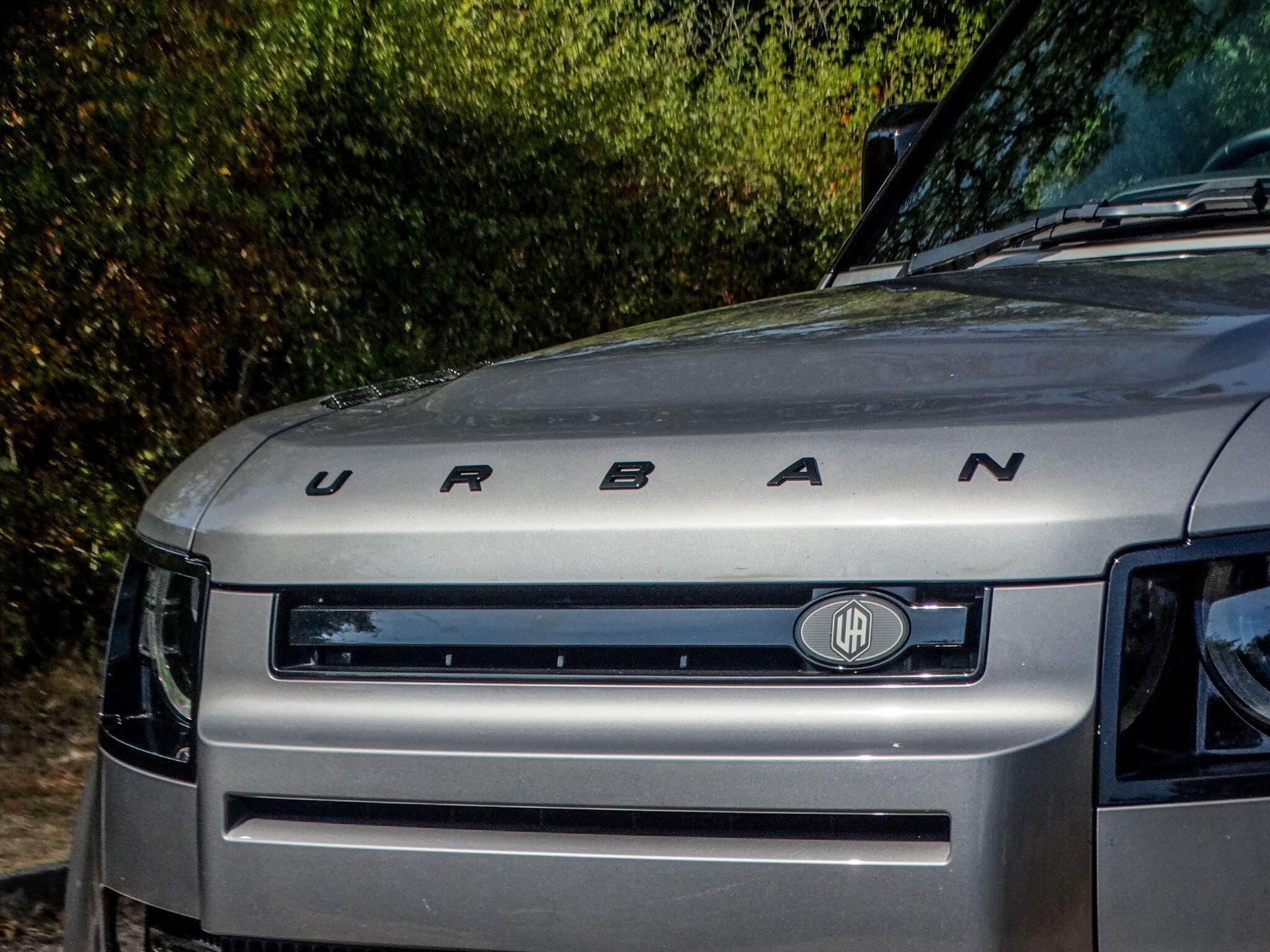 Land Rover Defender 110 3.0 D250 MHEV X-Dynamic HSE SUV 5dr Diesel Auto 4WD Euro 6 (s/s) (250 ps) — photo 9