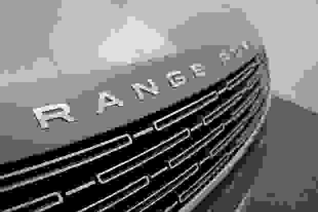 Land Rover Range Rover Photo at-fba3426680e647919c742cc54a1d7eac.jpg