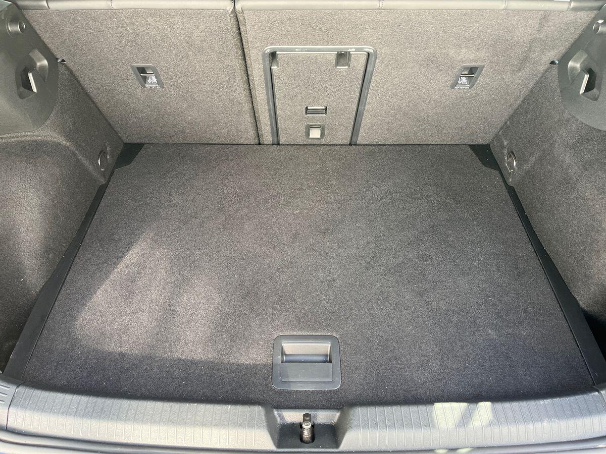 Volkswagen Golf Photo at-fba6b4641e2c4b9a89e09db0774c1304.jpg