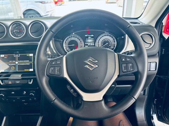 Suzuki Vitara Photo at-fbe1b5651d384453ab8a14e5c3f824ab.jpg
