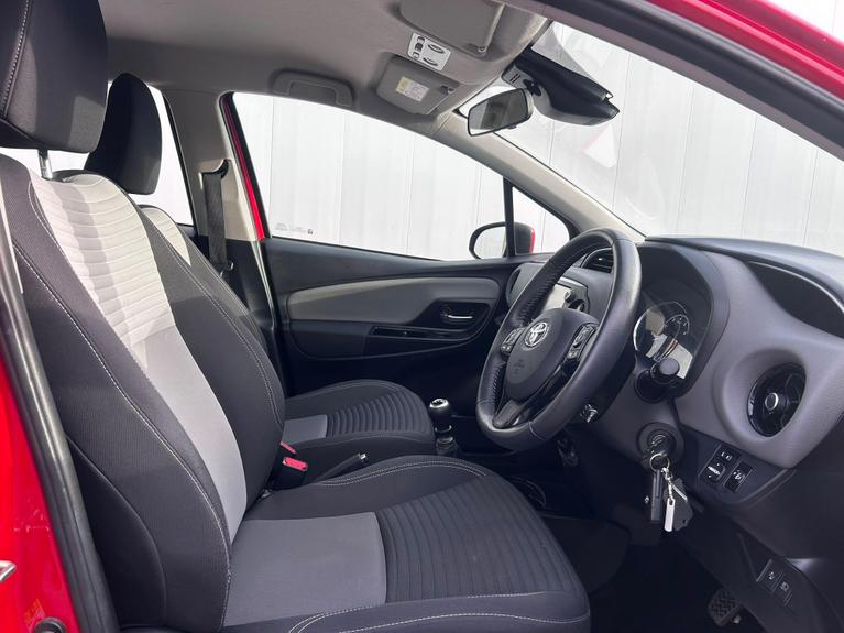 Used Toyota Yaris YL67BXX 10