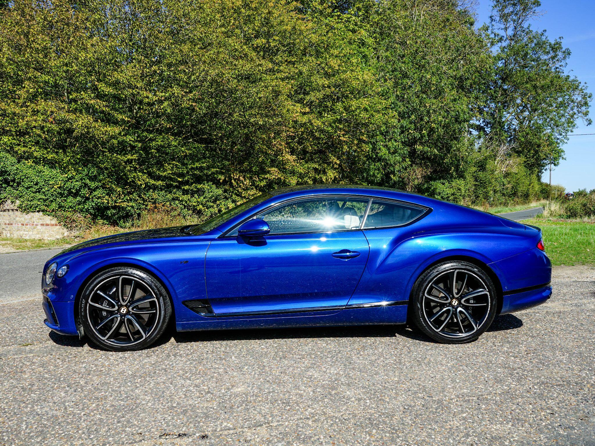 Bentley Continental 4.0 V8 GT Coupe 2dr Petrol Auto 4WD Euro 6 (s/s) (550 ps) — photo 2
