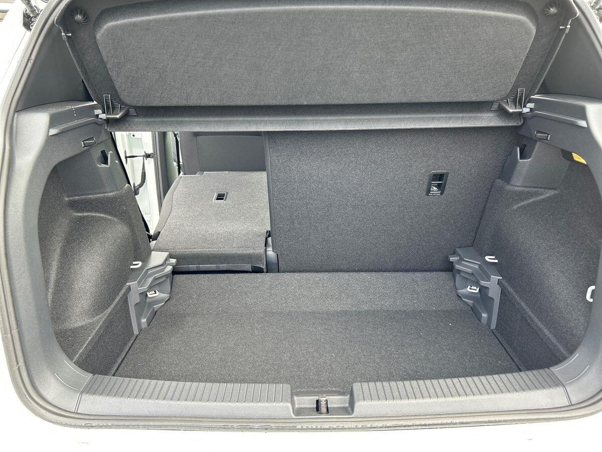 Volkswagen T-cross Photo at-fc7f1da5330a42a7a4fe43cb7a4eeba5.jpg