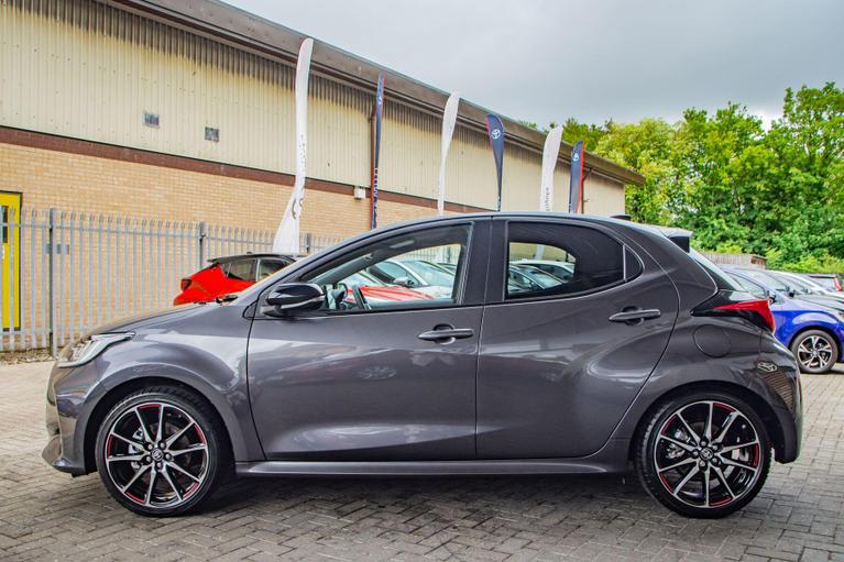 Used Toyota Yaris RF74KRZ 10